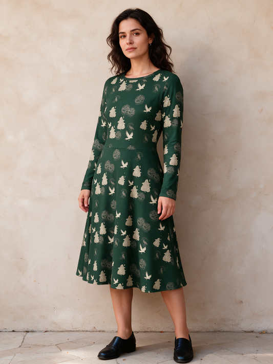 Tsundoku | Dress - worn scene